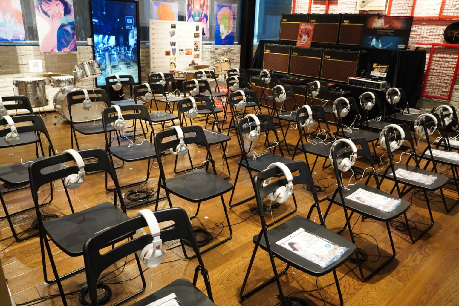 FIVE NEW OLD／INTERVIEW & EQUIPMENT REPORT Vox Amps