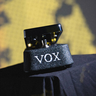 Vox V846 Vintage Wah pedal on table top front