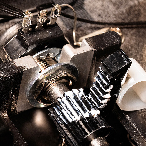 Vox V846 Vintage Wah pedal potentiometer closeup